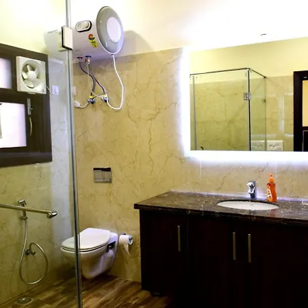 When In Gurgaon - Artemis Hospital 1 Min Walk, Fortis & Medanta 4 Mins Drive Exterior photo