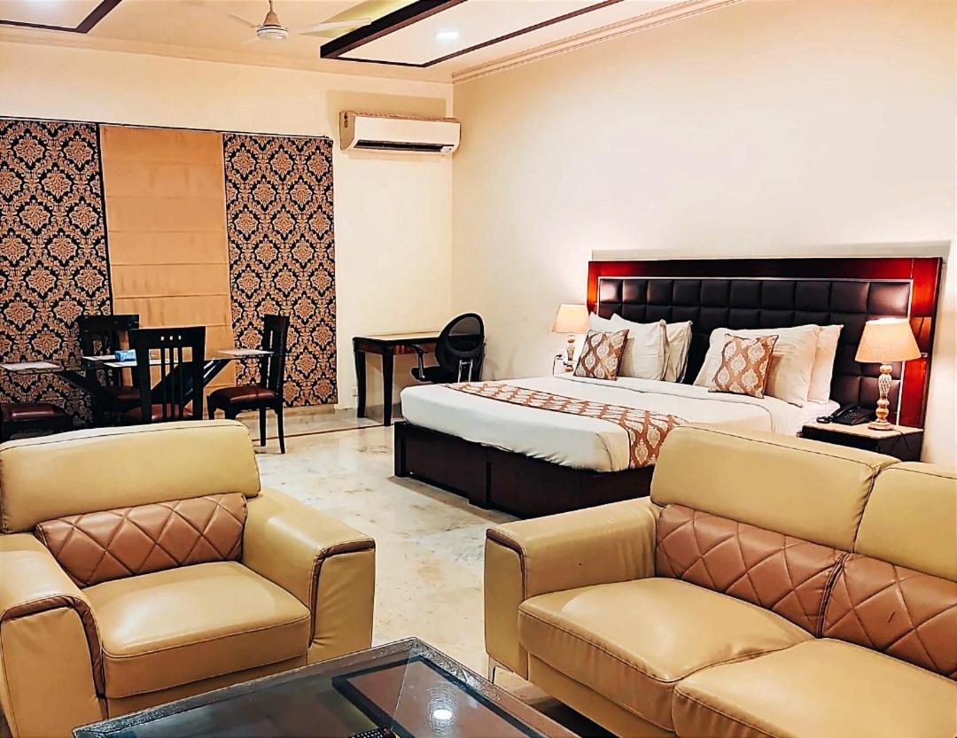 When In - Artemis Hospital 1 Min Walk, Fortis & Medanta 4 Mins Drive Apartment Gurgaon