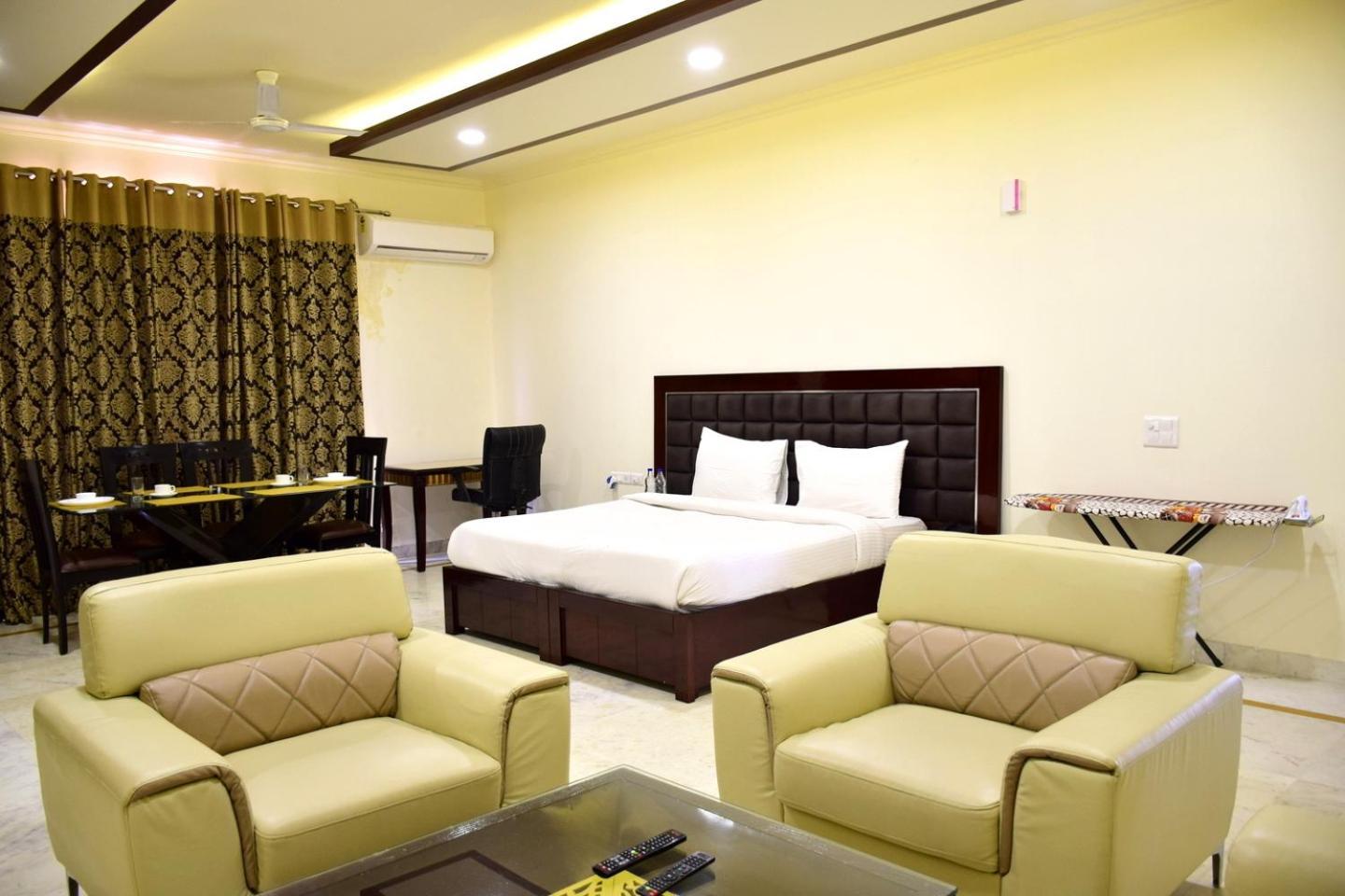 When In - Artemis Hospital 1 Min Walk, Fortis & Medanta 4 Mins Drive * Gurgaon