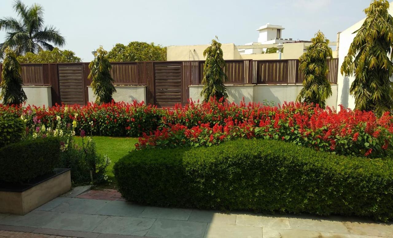 When In - Artemis Hospital 1 Min Walk, Fortis & Medanta 4 Mins Drive Apartment *