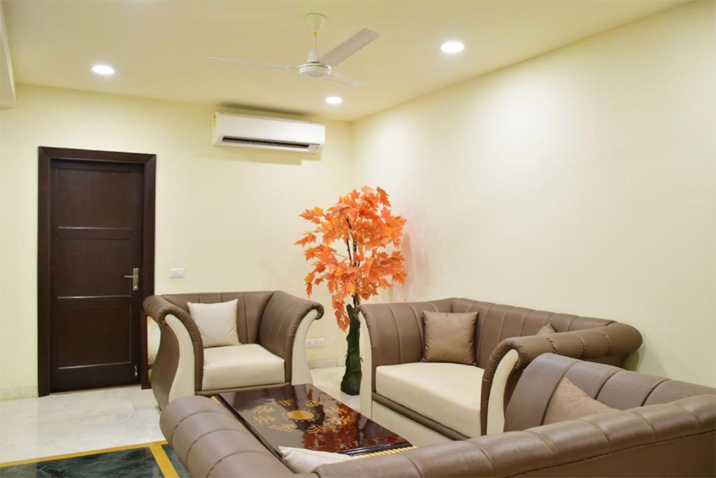Apartment When In - Artemis Hospital 1 Min Walk, Fortis & Medanta 4 Mins Drive Gurgaon