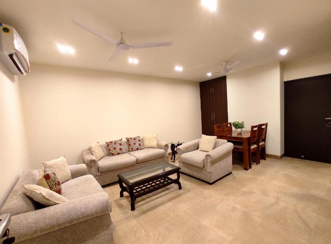 When In - Artemis Hospital 1 Min Walk, Fortis & Medanta 4 Mins Drive Gurgaon